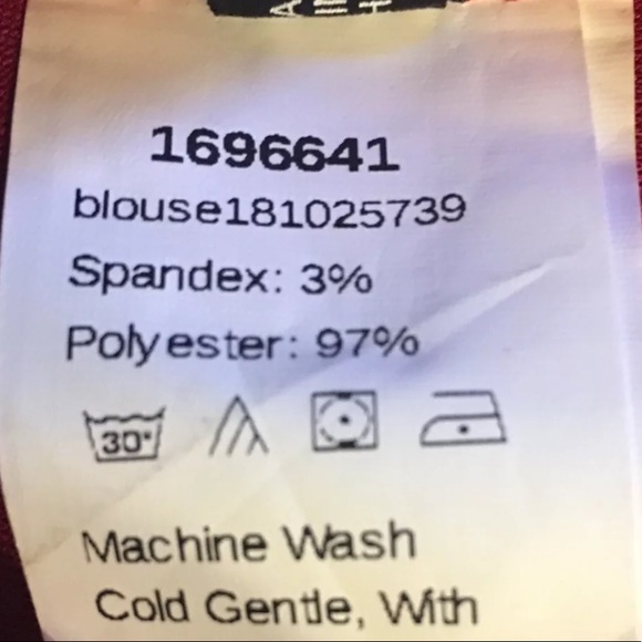 Sold! Shein Red Scallop Trim Slim Fit Top Large - Picture 7 of 7